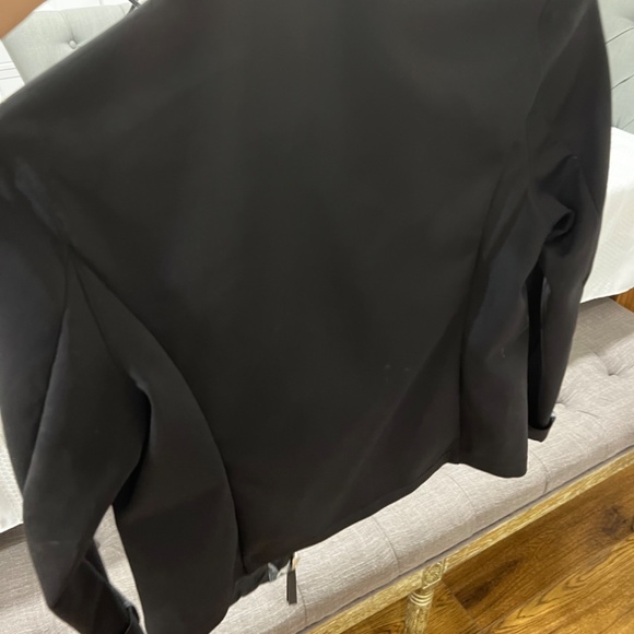 Lululemon jacket - Picture 4 of 4